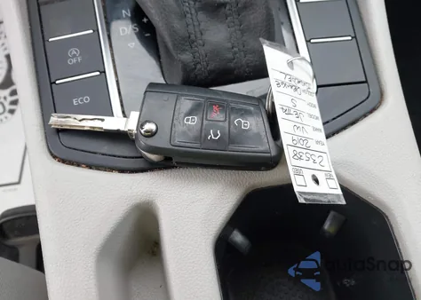 2019 Volkswagen Jetta 1.4T R-Line/1.4T S/1.4T Se из США, поврежденный, VIN 3VWC57BU3KM155002